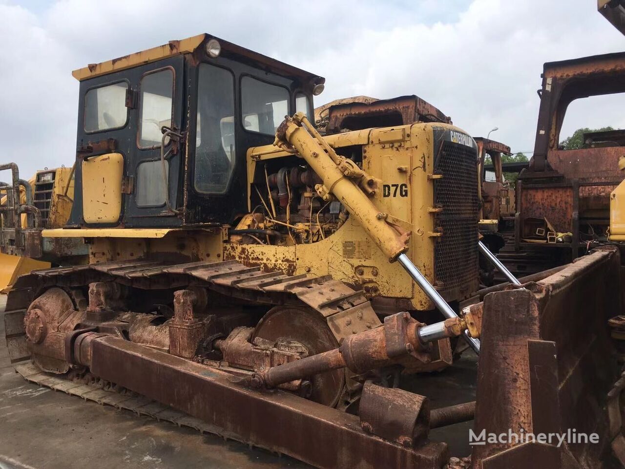 Caterpillar D7G bulldozer