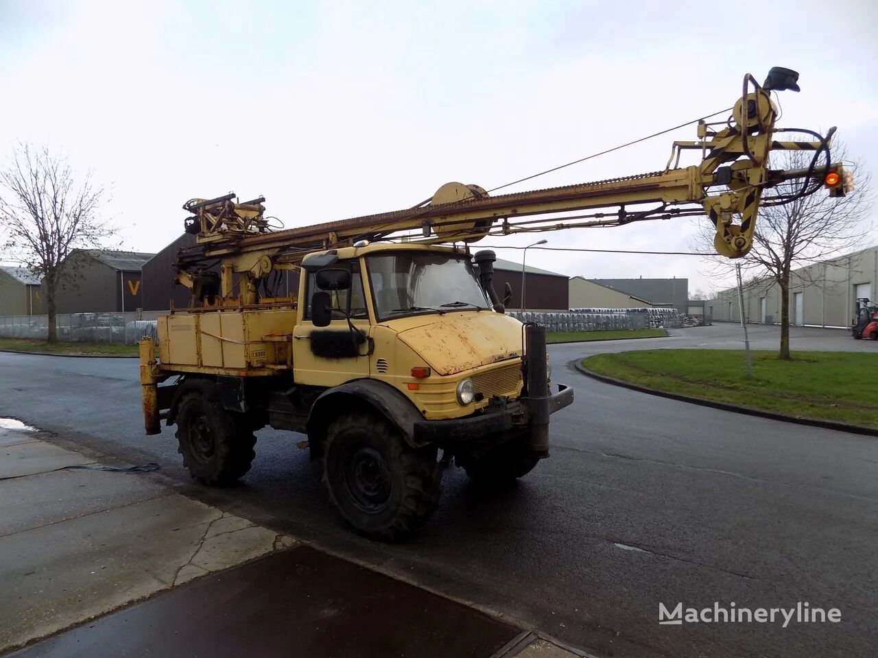 Mercedes-Benz U416 Unimog KNEBEL HY75 drilling crane machine