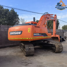 Doosan DH225 tracked excavator